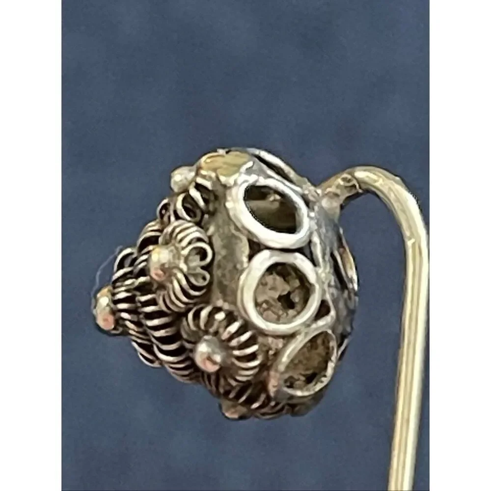 Vintage Dutch Zeeuwse Silver Wirework & Filigree Dome Hat Pin